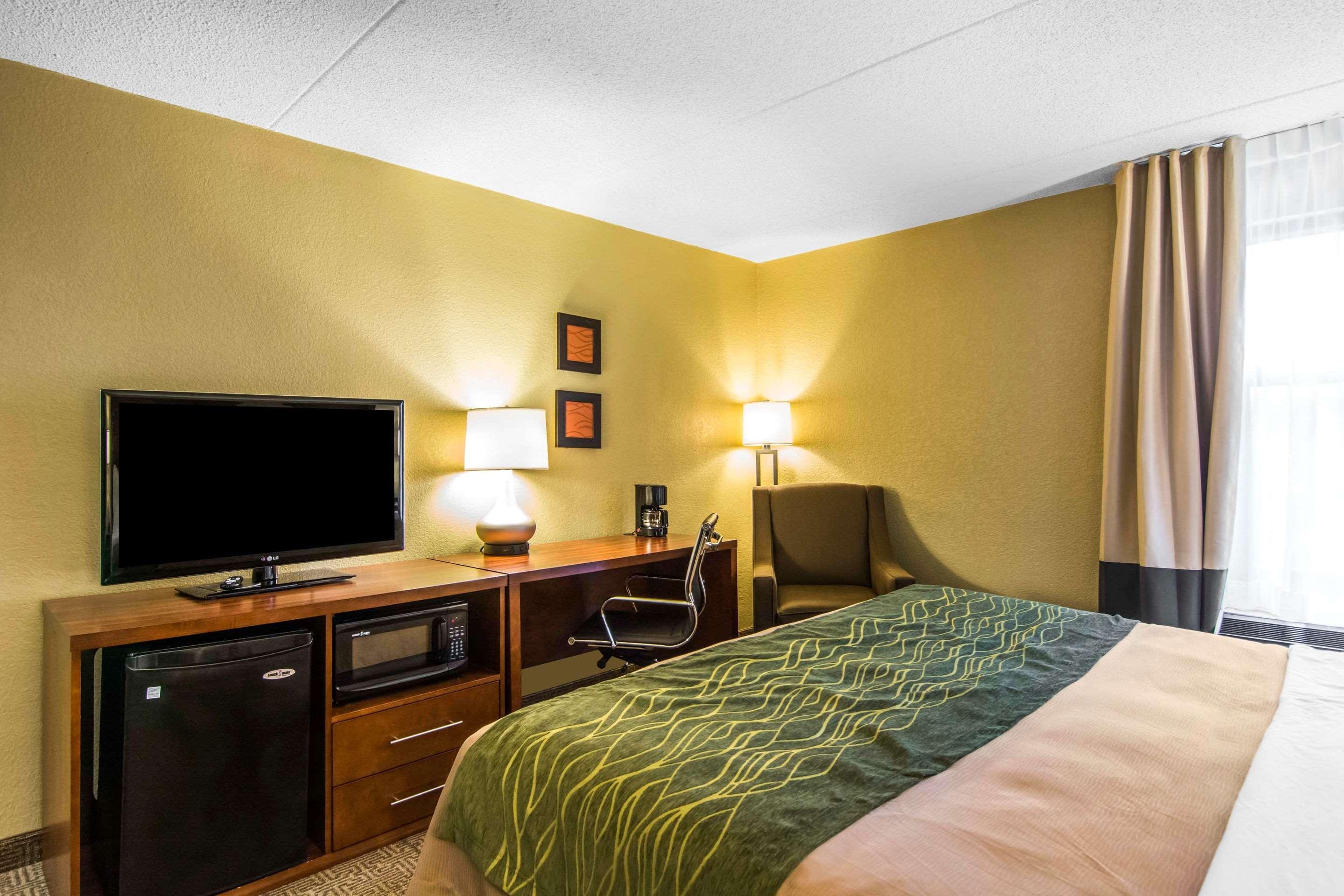 Comfort Inn Newport News-Williamsburg East Exterior photo