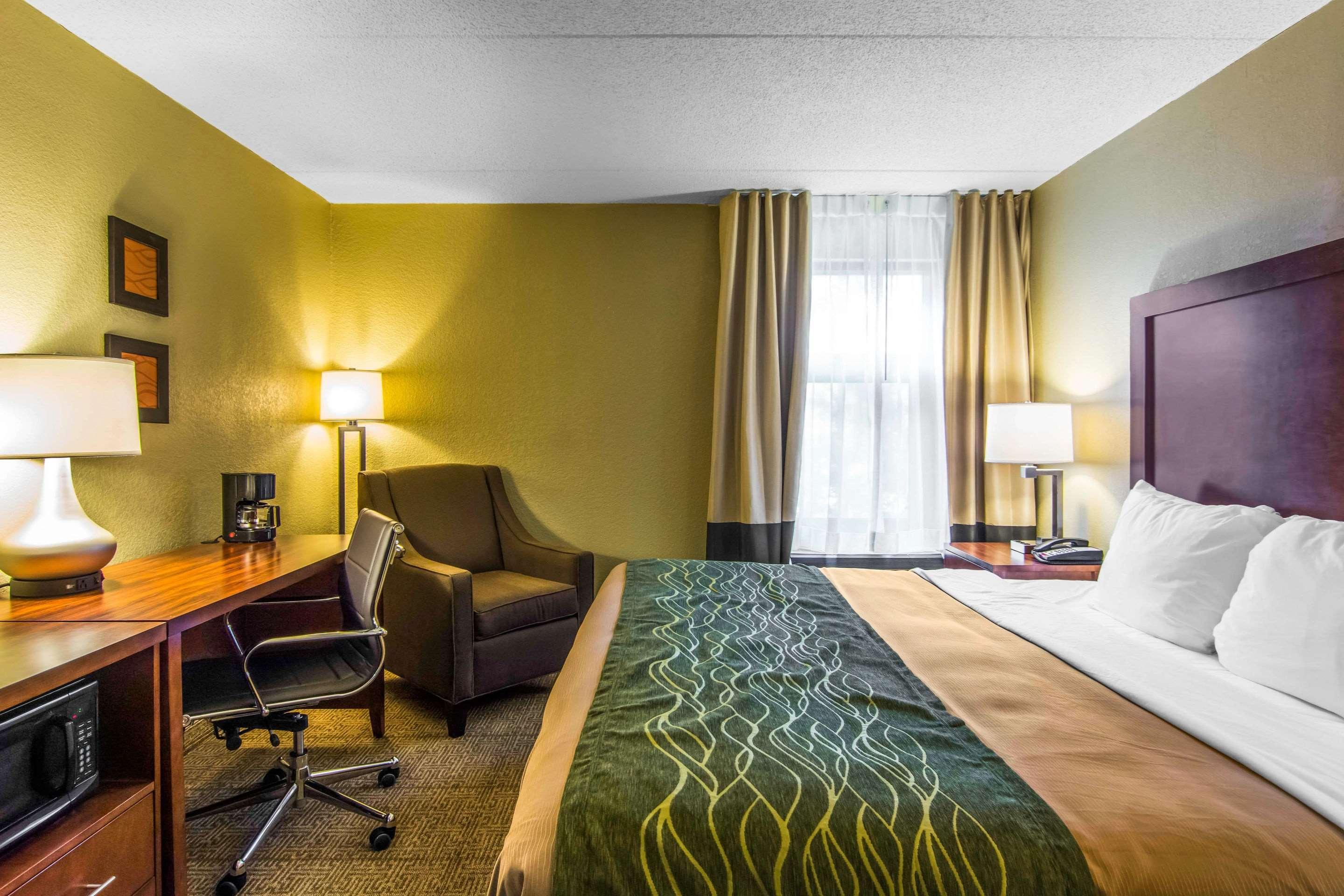 Comfort Inn Newport News-Williamsburg East Exterior photo