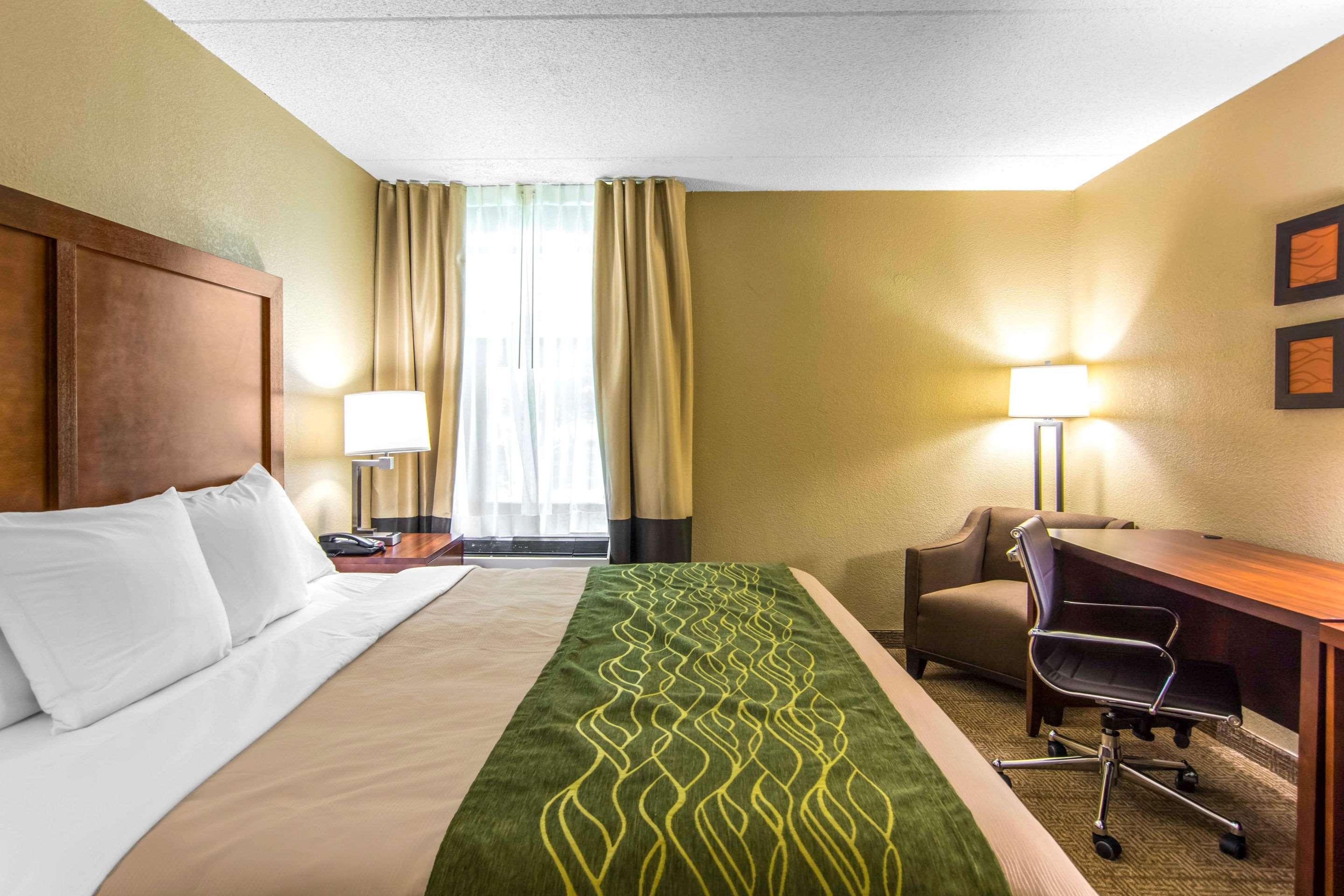 Comfort Inn Newport News-Williamsburg East Exterior photo