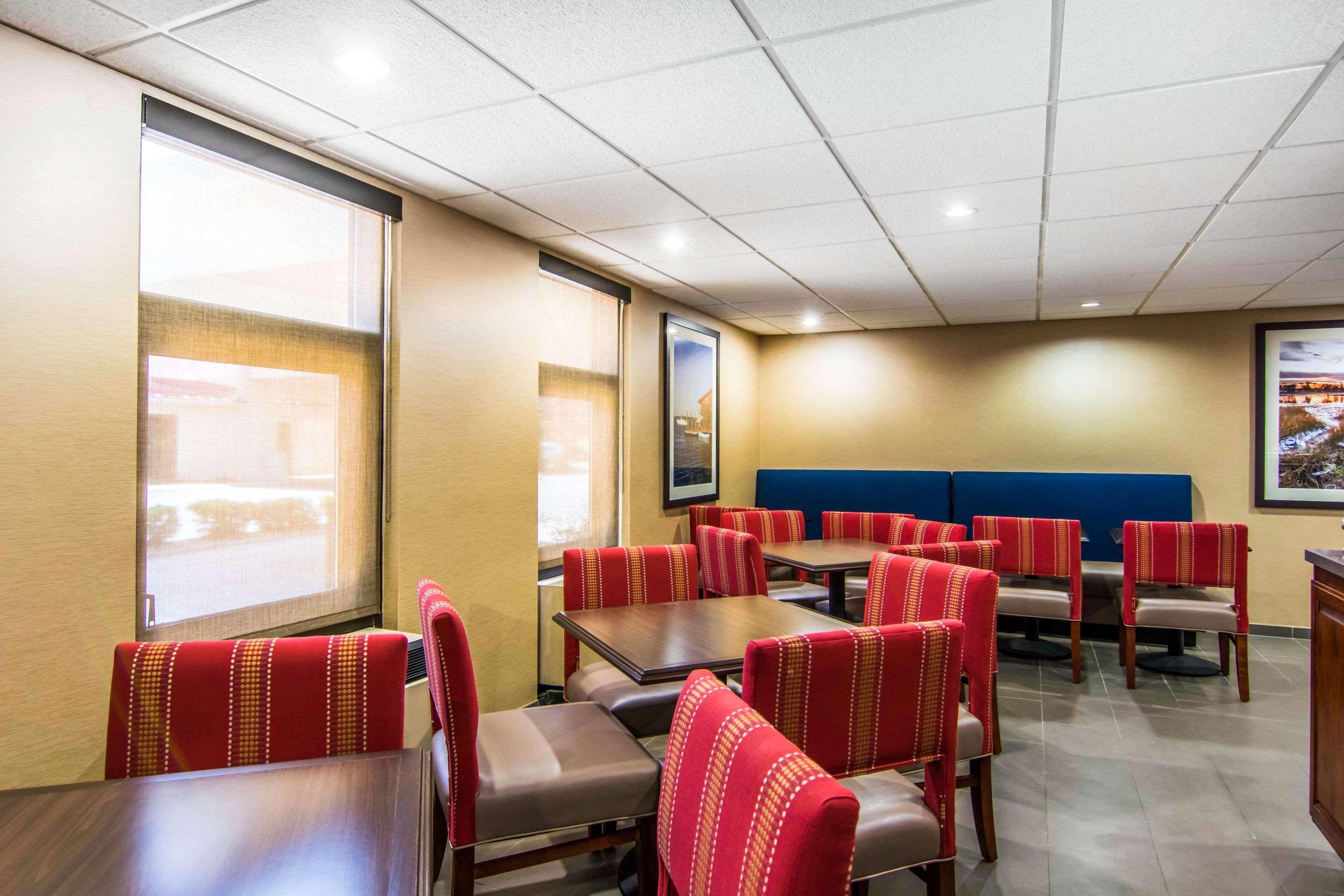 Comfort Inn Newport News-Williamsburg East Exterior photo