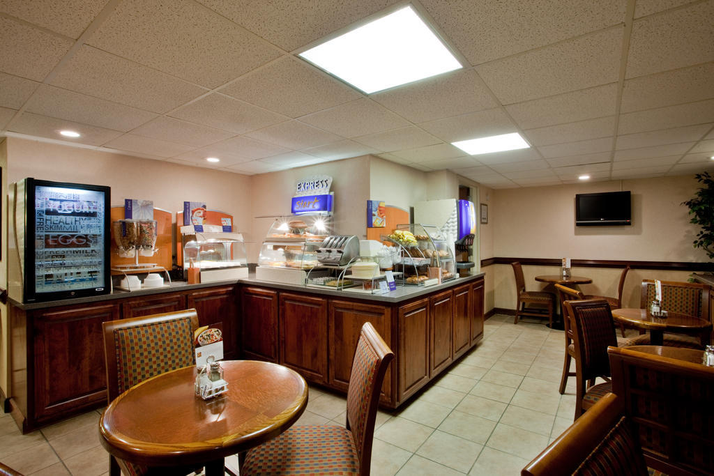 Comfort Inn Newport News-Williamsburg East Restaurant photo